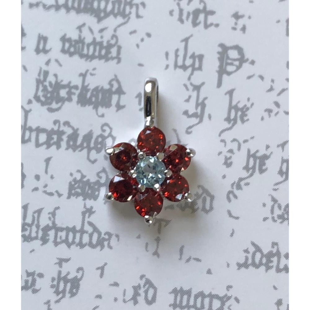 Flower pendant